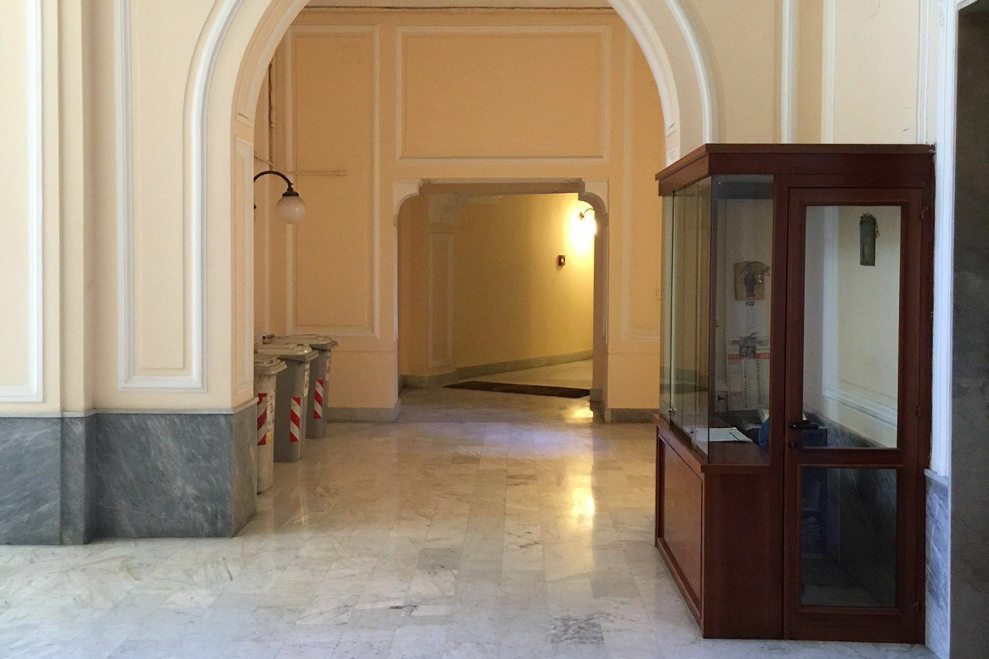 Napoli Central City Экстерьер фото